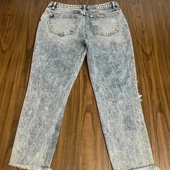 KanCan High Rise Distressed Frayed Hem Mom Jeans Acid Wash Women’s size 11/29 - Picture 15 of 15